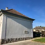 House בית נופש Mernye