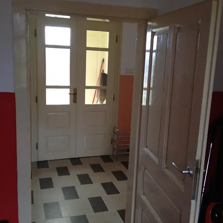 House بيت للعطل Mernye