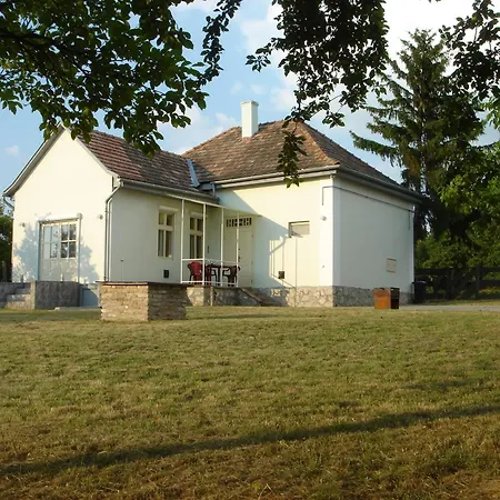בית נופש House Mernye