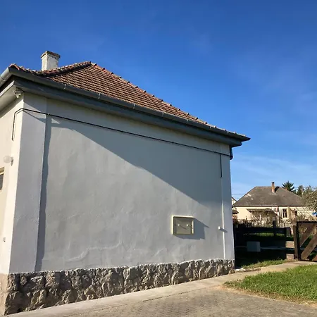 House بيت للعطل Mernye