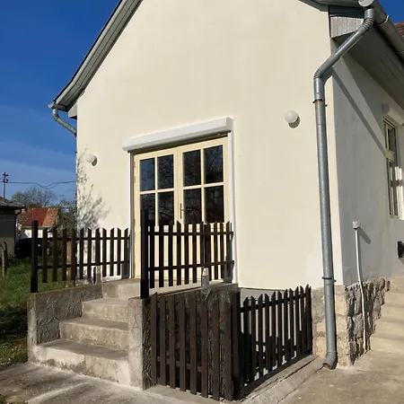 بيت للعطل House Mernye